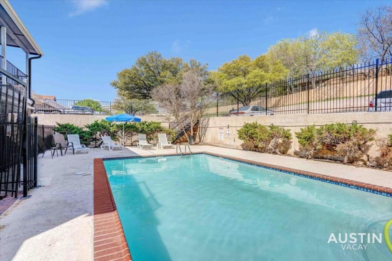 Cool Down On Riverside Free Parking And Shared Pool Austin Exterior foto